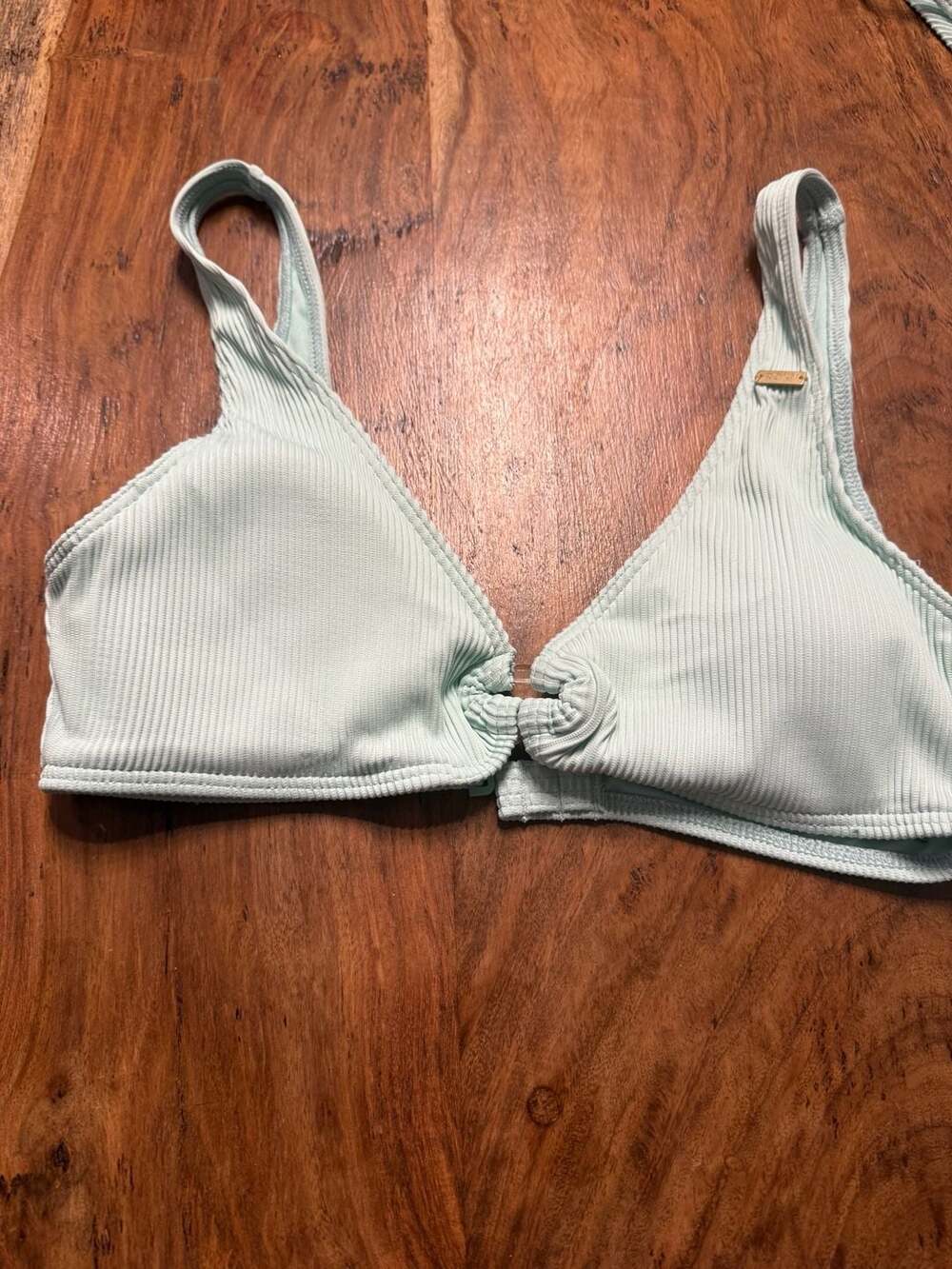 Roxy bikini size large. Mint green. Top and bottoms are both a large. - Picture 5 of 8